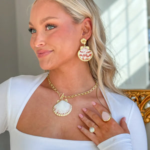 Easton Elle Seashell Loop Necklace