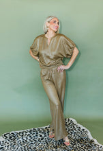 Load image into Gallery viewer, Gold Silk Set
