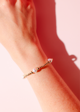 Load image into Gallery viewer, Serena Pearl Bracelet in Gold
