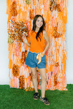 Load image into Gallery viewer, ORANGE SLEEVELESS KNIT TOP WITH CONTRAST SCALLOPED HEM EDGE

