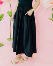 Load image into Gallery viewer, Black Bubble Midi Dress
