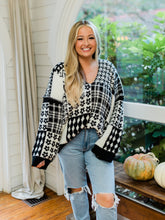 Load image into Gallery viewer, Plush Black &amp; Cream Sweater
